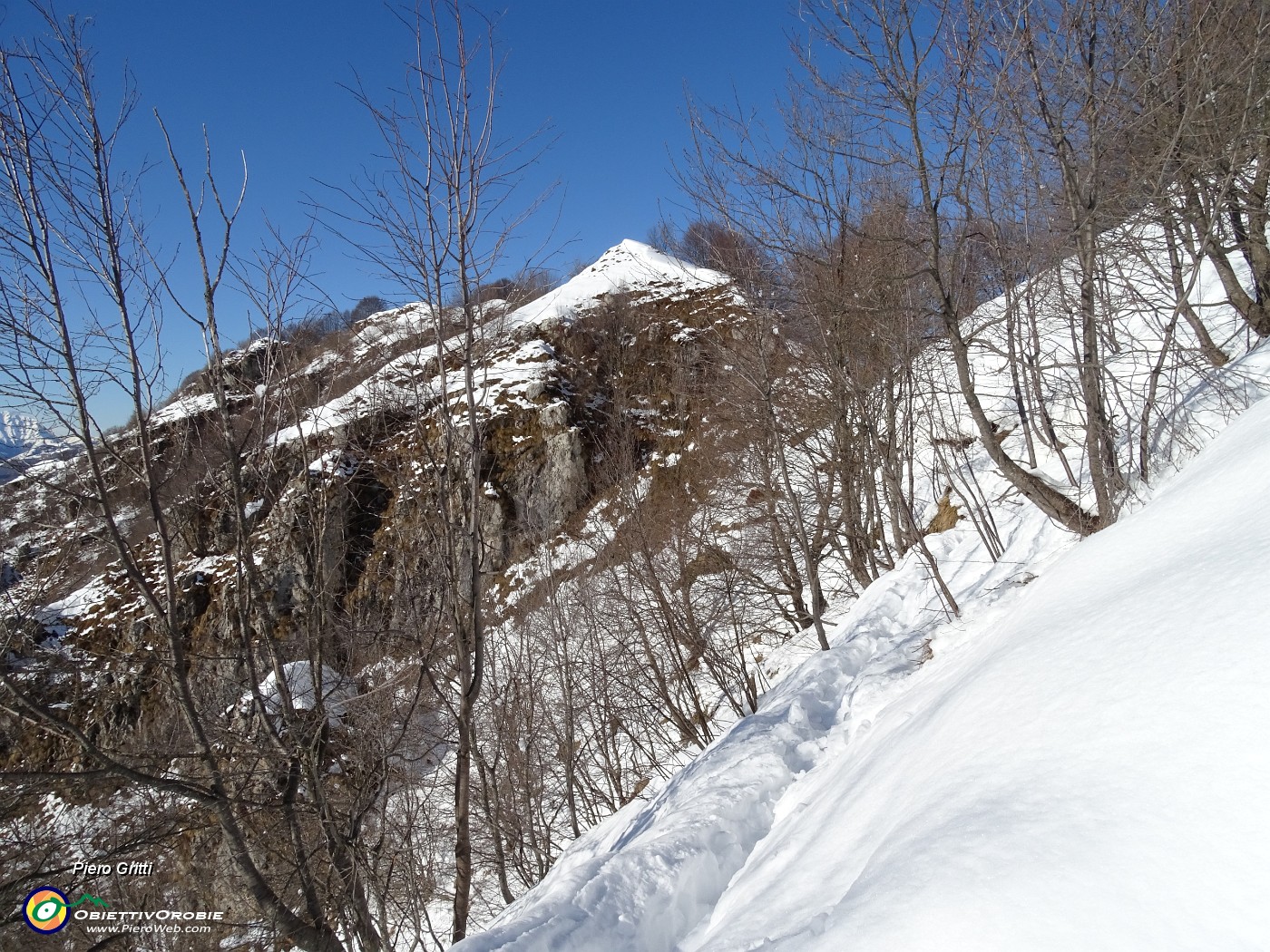 56 Attenzione sui traversi con neve rammollita e scivolosa.JPG